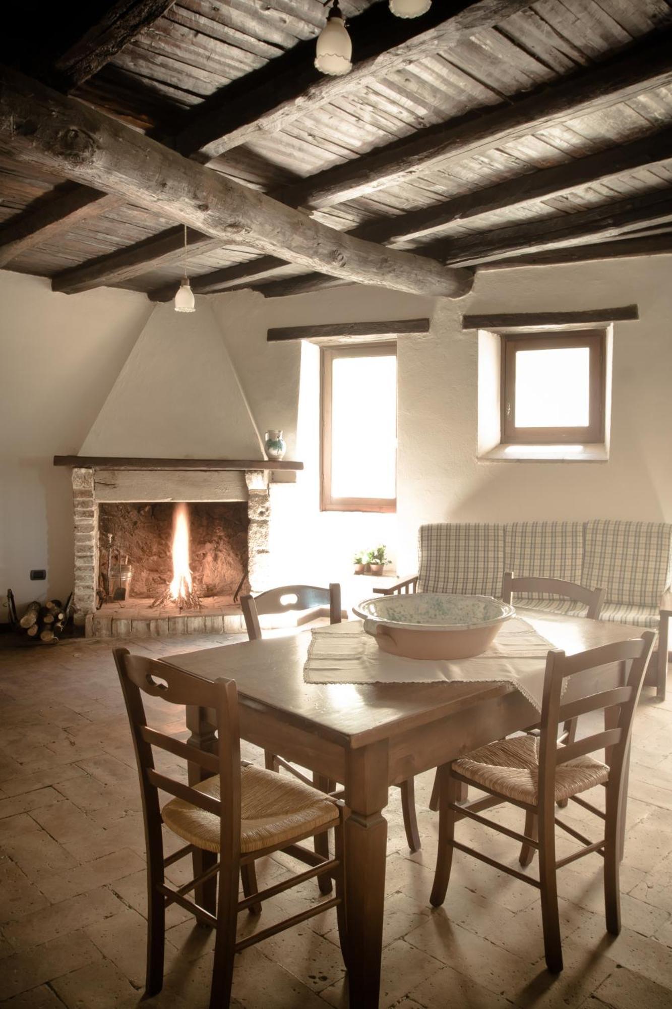 Апарт отель Borgo San Valentino Arrone Экстерьер фото
