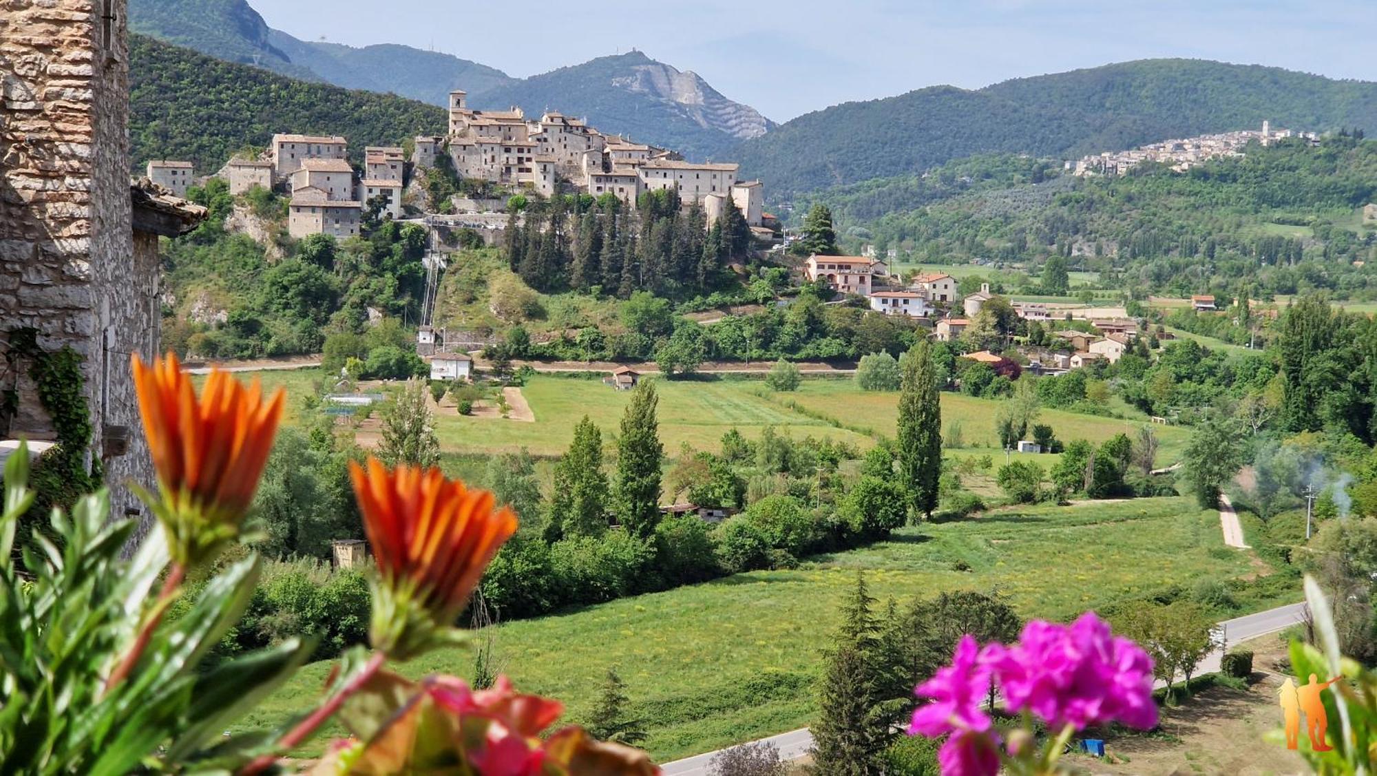 Апарт отель Borgo San Valentino Arrone Экстерьер фото